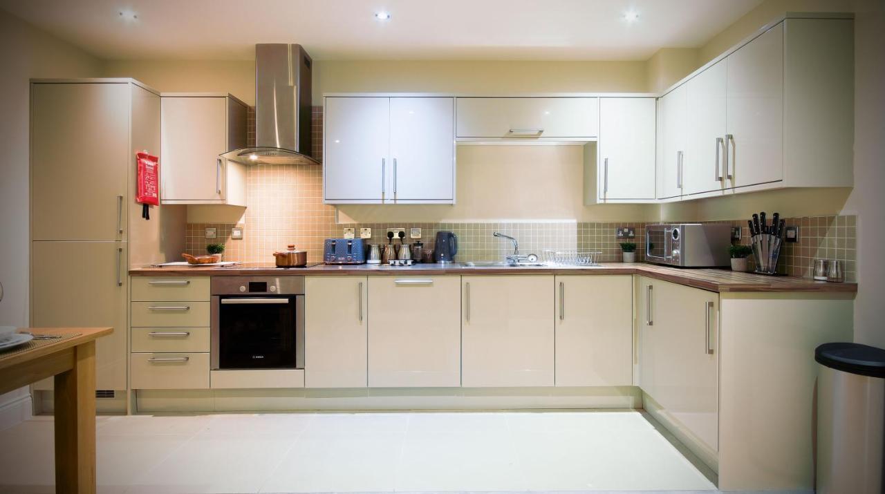 Superb City Center 1 Or 2 Bedroom Apts King Bed Southampton Buitenkant foto